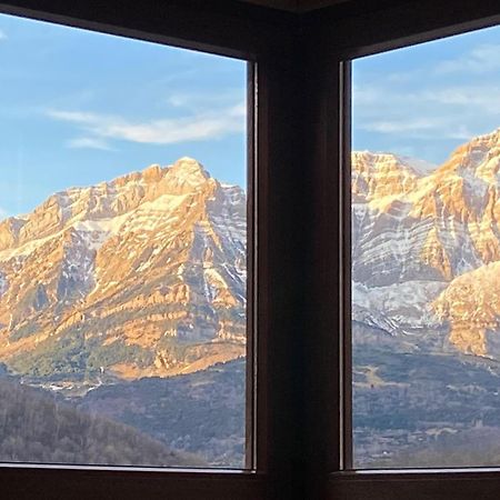 Vistas A Pie De Pistas Y Wifi Apartment ปันตีโกซา ภายนอก รูปภาพ