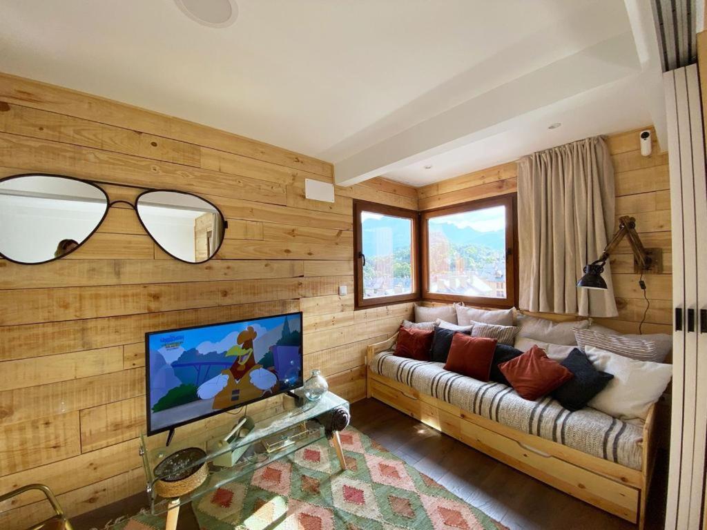 Vistas A Pie De Pistas Y Wifi Apartment ปันตีโกซา ภายนอก รูปภาพ