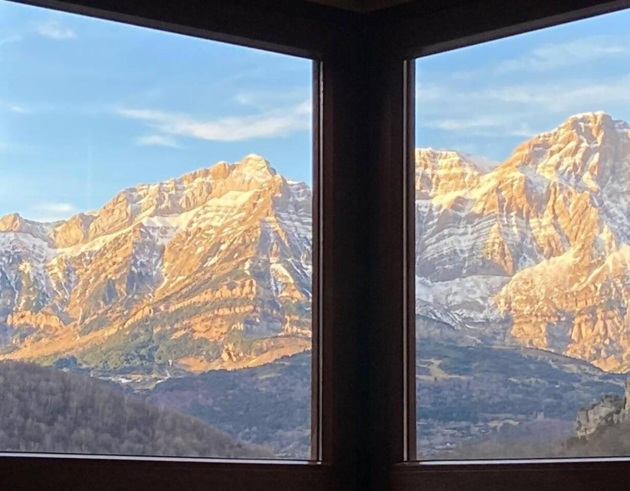 Vistas A Pie De Pistas Y Wifi Apartment ปันตีโกซา ภายนอก รูปภาพ