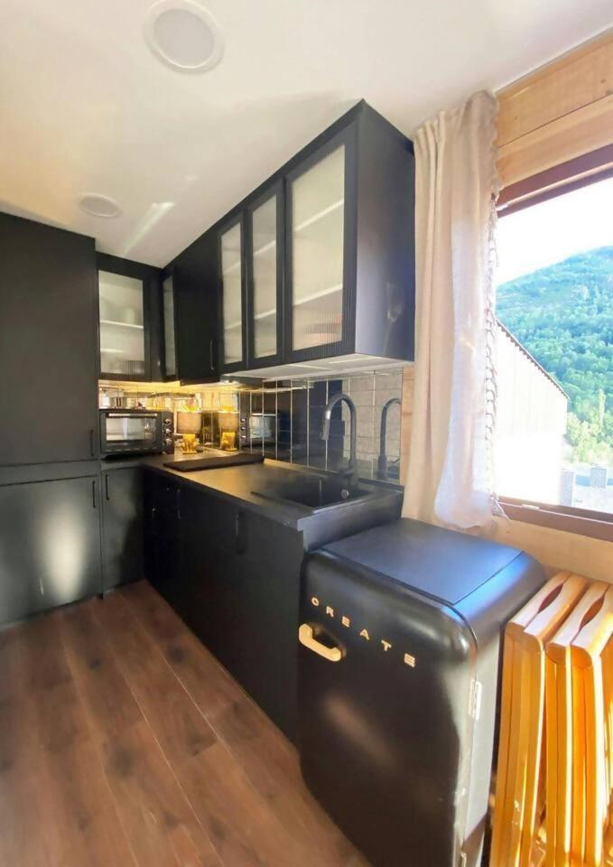 Vistas A Pie De Pistas Y Wifi Apartment ปันตีโกซา ภายนอก รูปภาพ