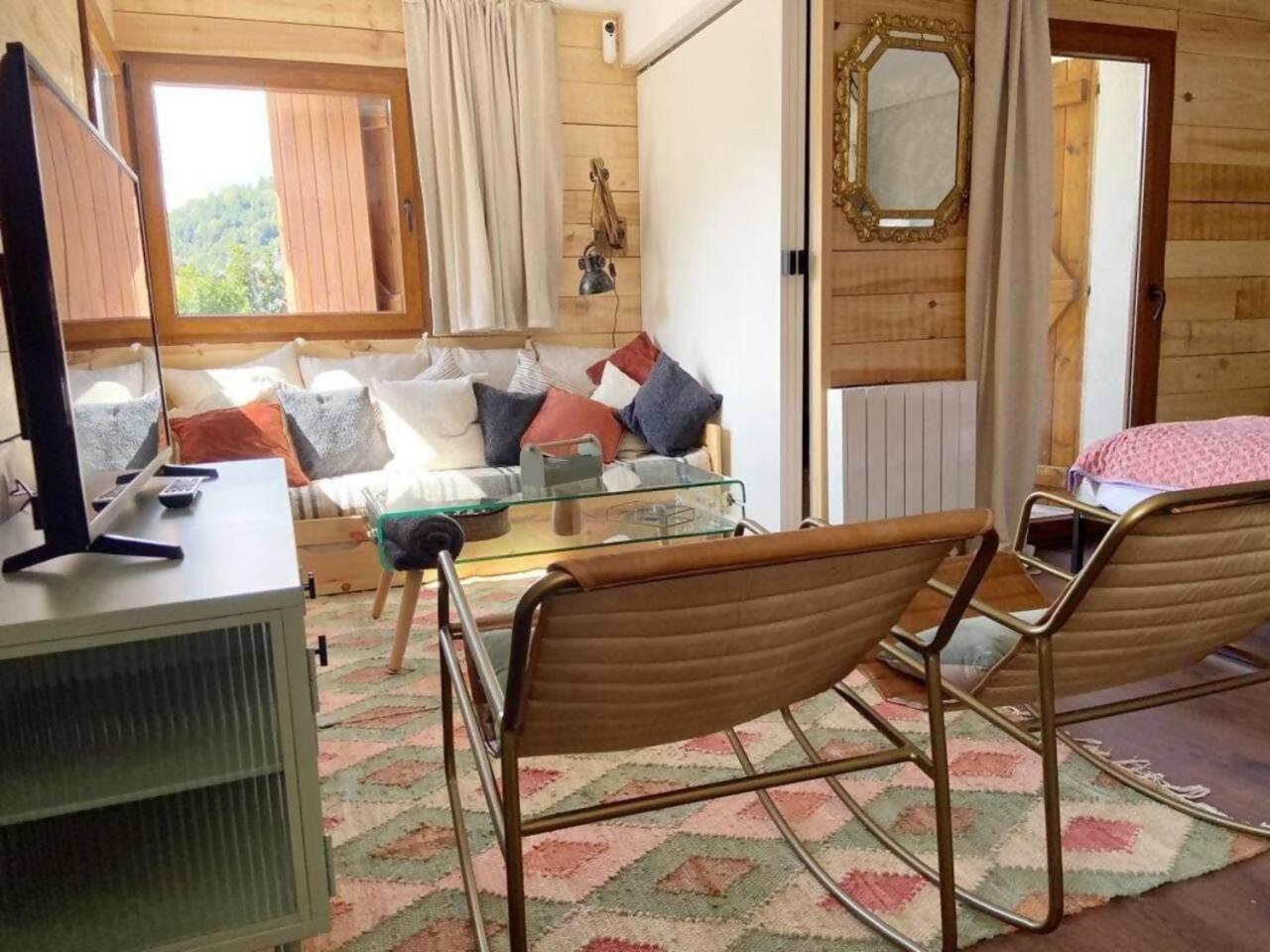 Vistas A Pie De Pistas Y Wifi Apartment ปันตีโกซา ภายนอก รูปภาพ
