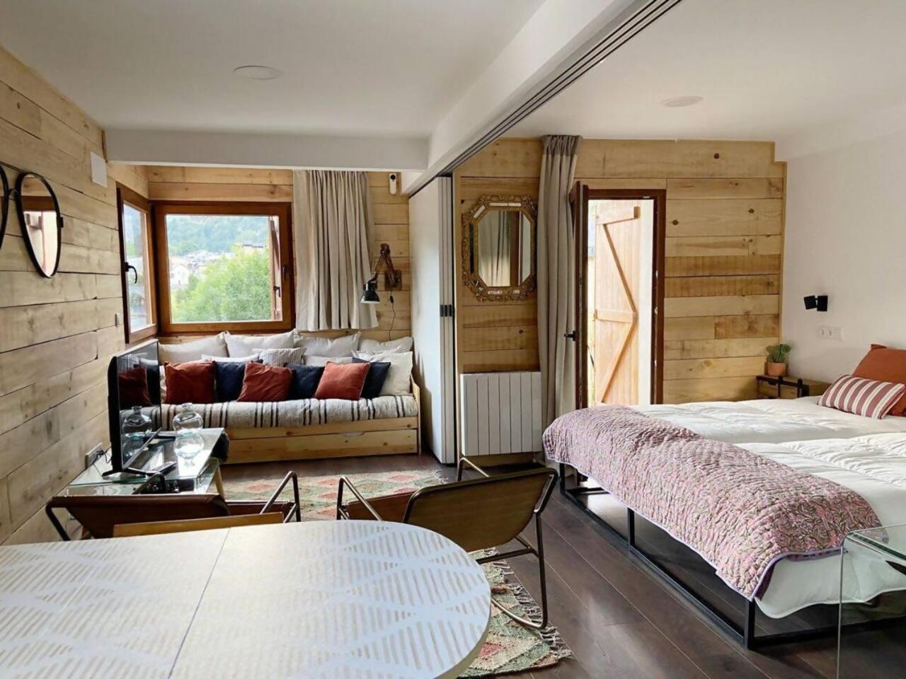 Vistas A Pie De Pistas Y Wifi Apartment ปันตีโกซา ภายนอก รูปภาพ